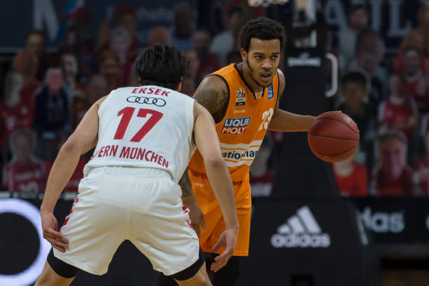 防守表现背 防守表现背